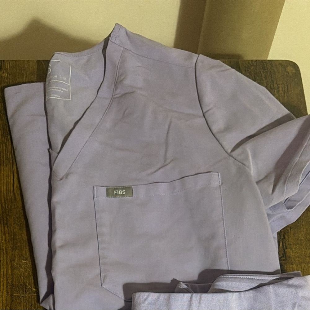 FIGS Women’s Light Lavender Scrub Top